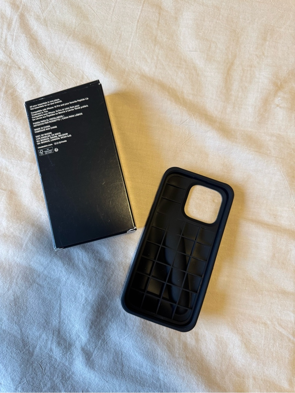 RHODE Black Silicone iPhone 16 PRO Case with Built-In Lip Grip - Picture 3 of 3